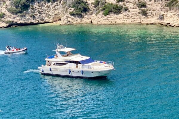 Location Yacht avec skipper en Corse